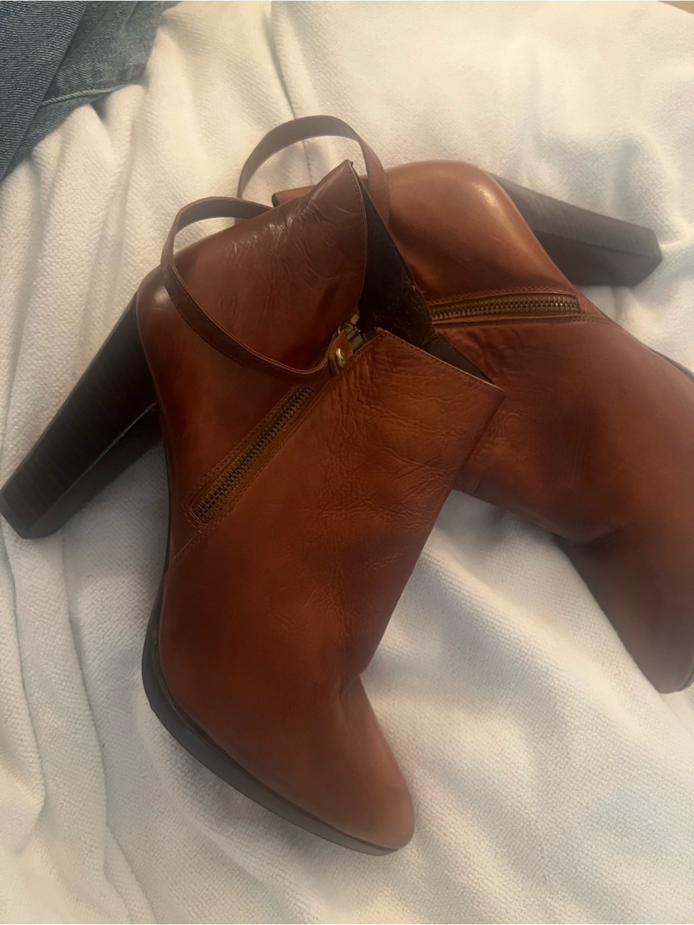 Stuart Weitzman Cognac Brown Leather Block Heel Ankle Booties - Picture 5 of 11